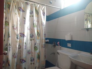 Family Room | Bathroom