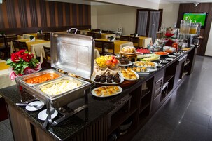 Breakfast, lunch and dinner served