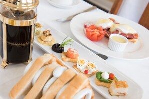 تناول الطعام