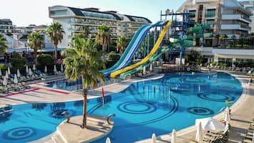Indoor pool, 3 outdoor pools, pool umbrellas, pool loungers
