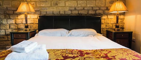 In-room safe, individually furnished, desk, iron/ironing board