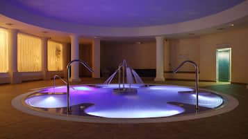 Couples treatment room(s), sauna, steam room