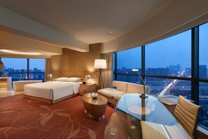 Suite monolocale Club, 1 letto king | Biancheria da letto di alta qualità, una cassaforte in camera