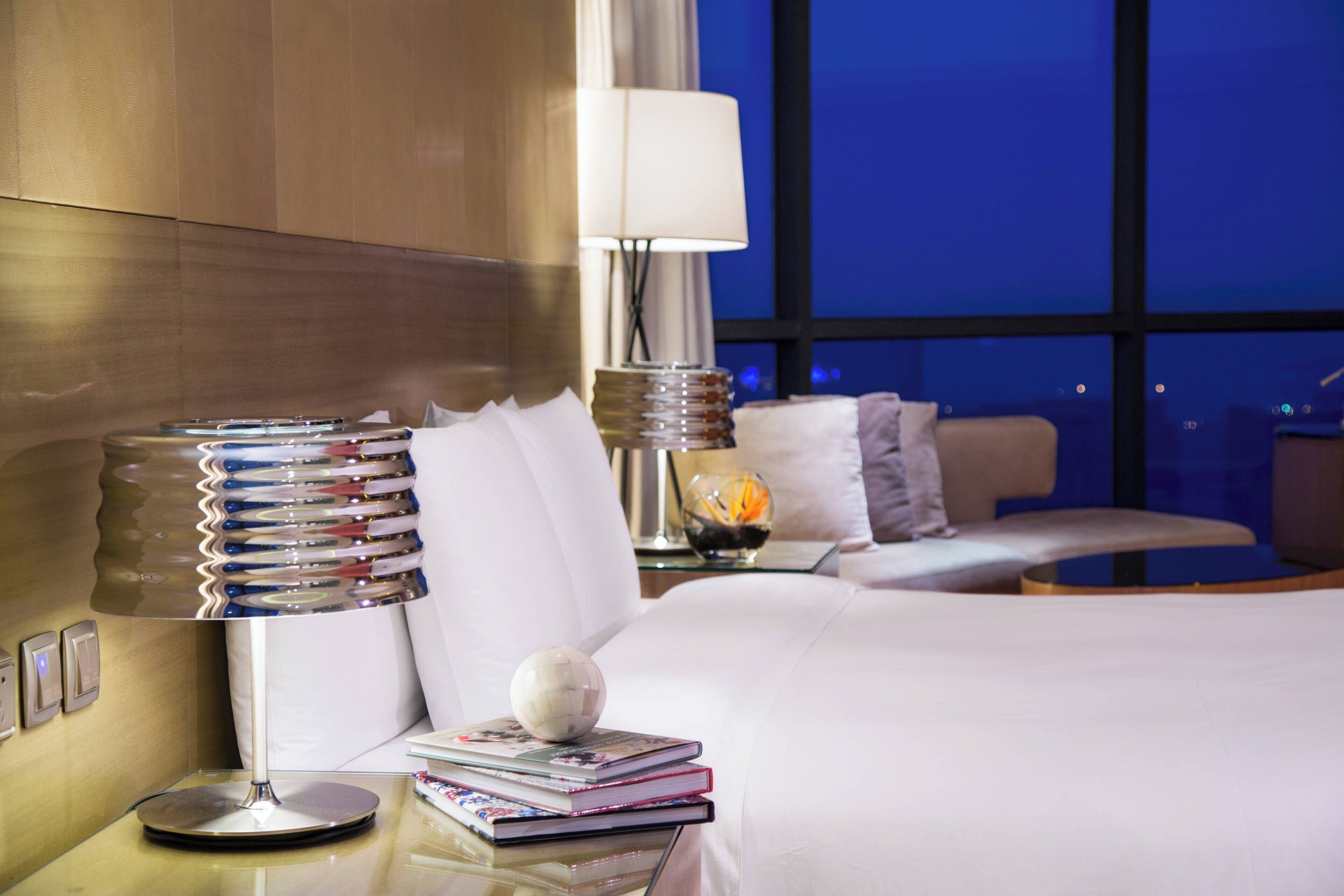 club studio non-smoking king | premium bedding, in-room safe, desk, laptop workspace