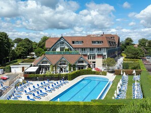 Seasonal outdoor pool