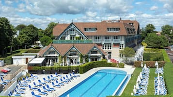 Außenpool (je nach Saison geöffnet)