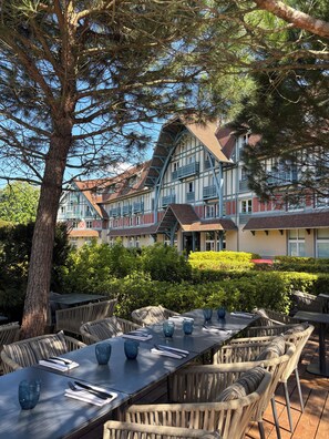 Restaurant - Renaissance Paris Hippodrome De St. Cloud Hotel (Rueil-Malmaison)