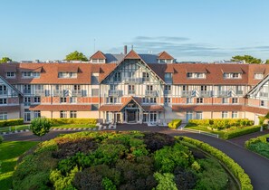 Front of property - Renaissance Paris Hippodrome De St. Cloud Hotel (Rueil-Malmaison)