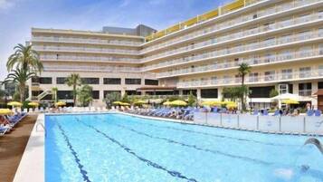Indoor pool, outdoor pool