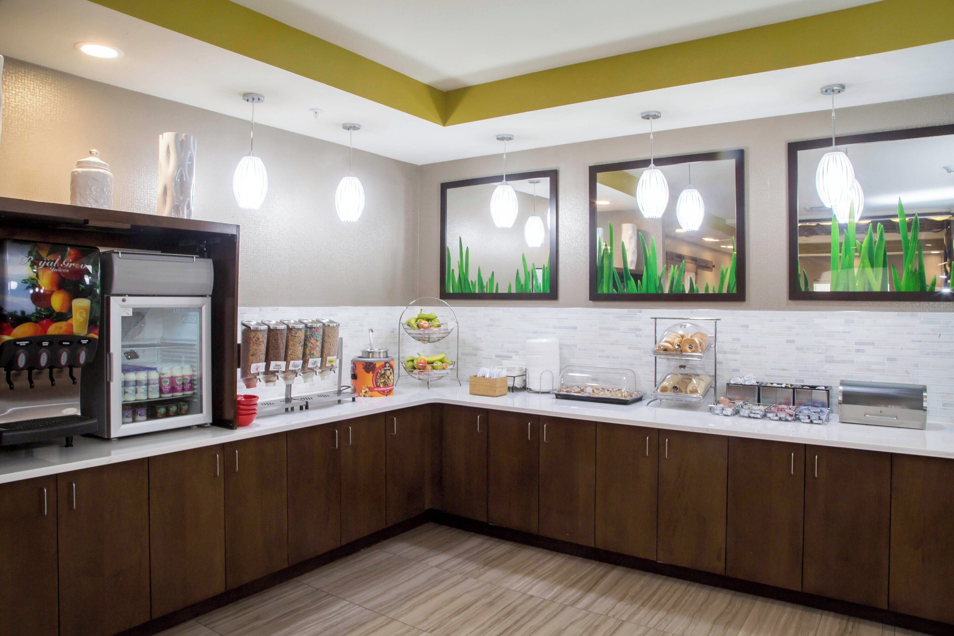 free daily continental breakfast