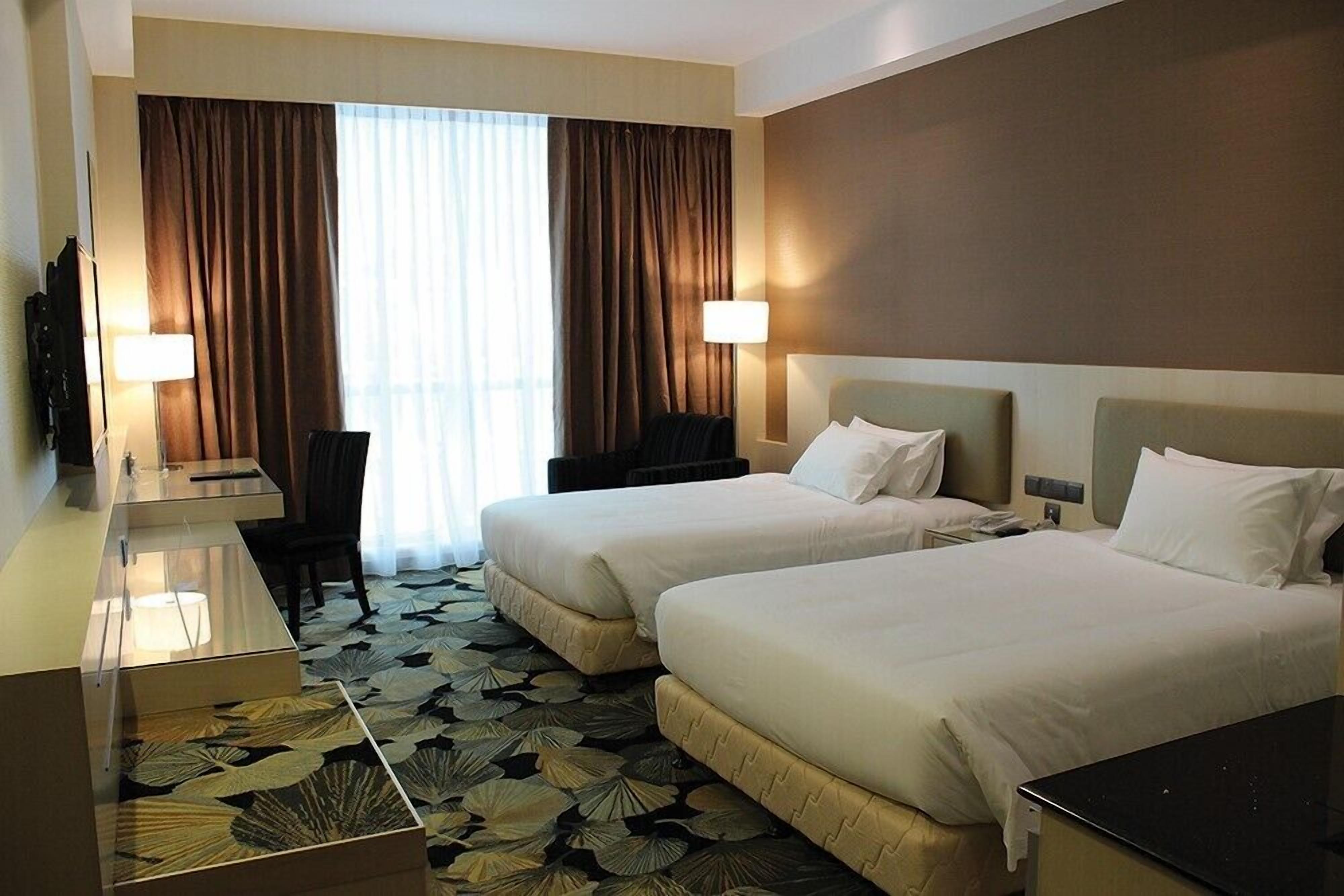 minibar, in-room safe, desk, laptop workspace