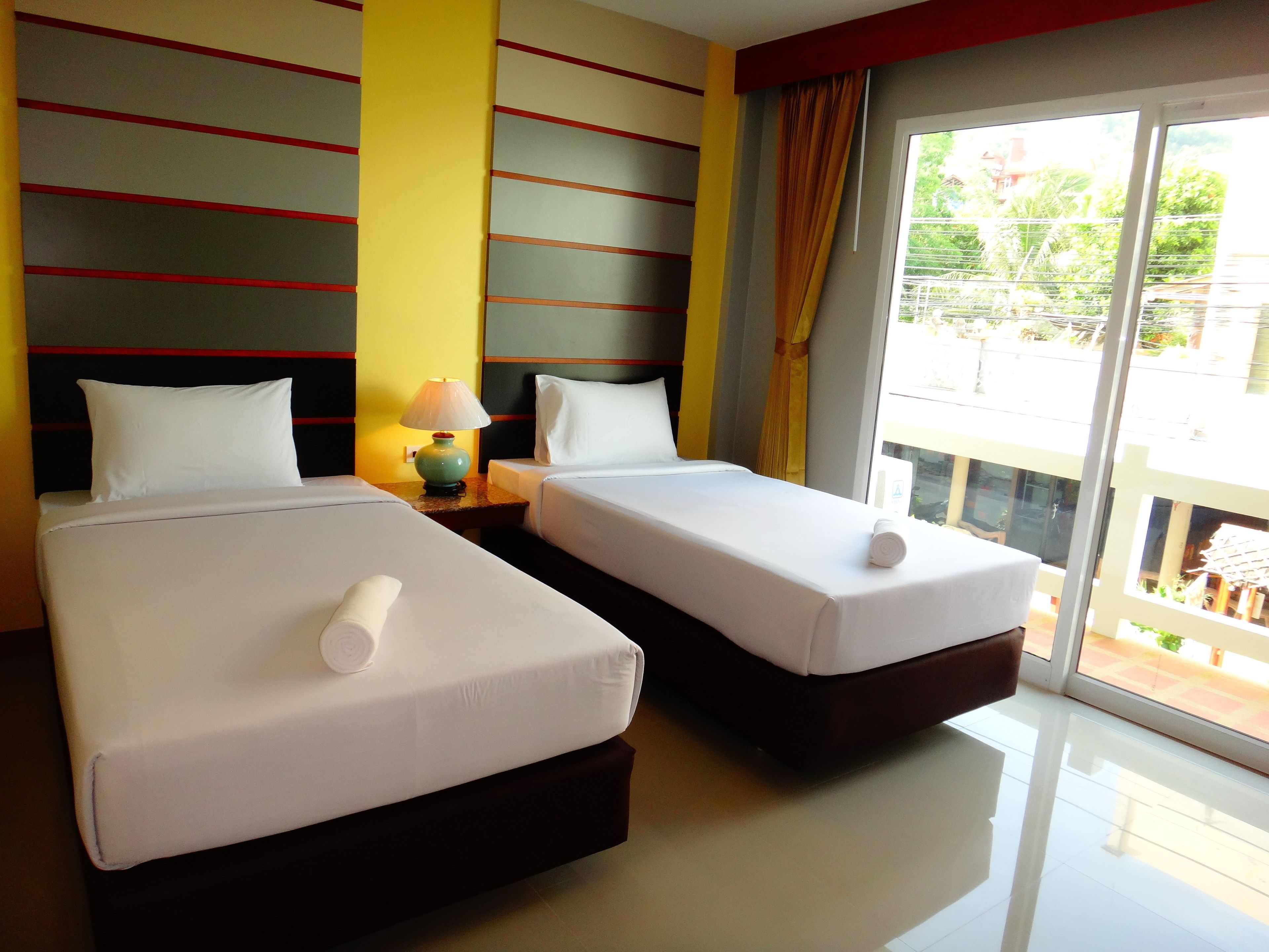superior twin room with balcony | free wifi, bed sheets