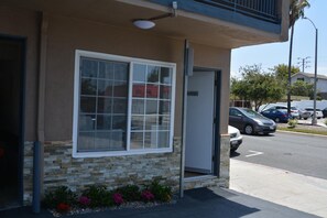 Exterior - Seaside Motel (Redondo Beach)