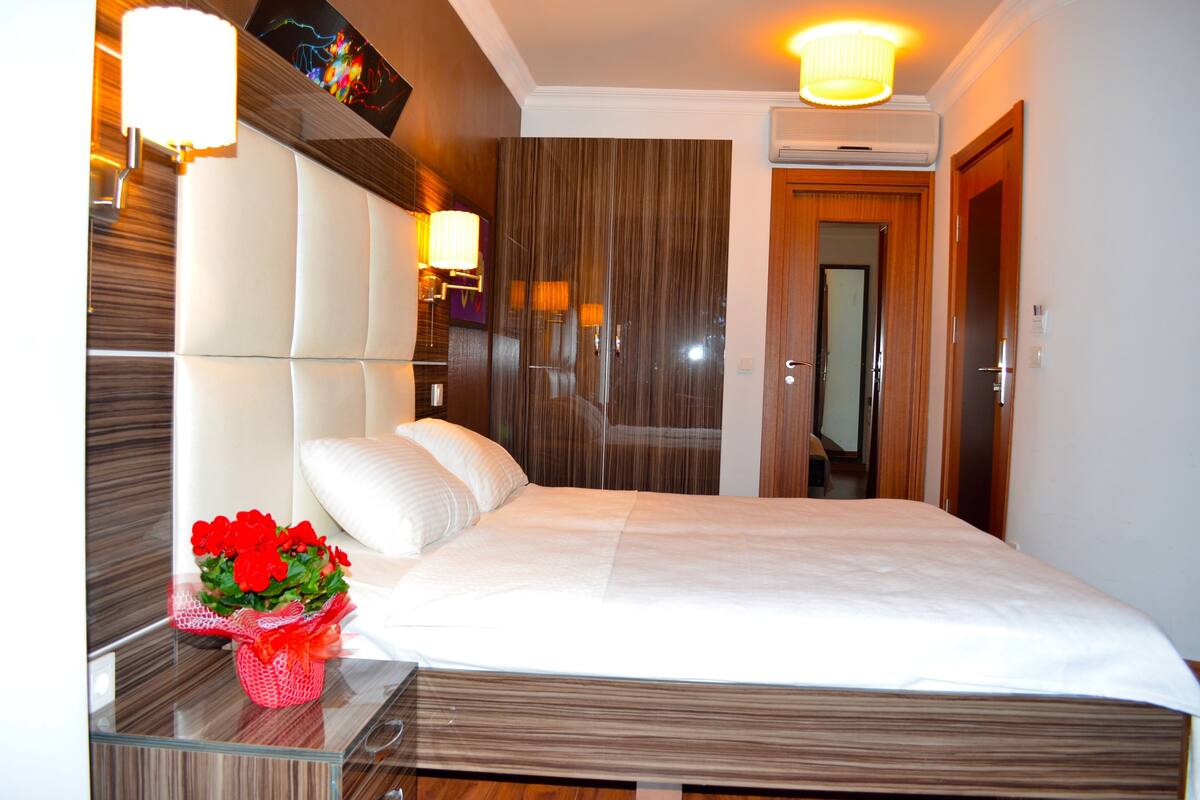 Deluxe Room | Bar mini, peti besi dalam bilik, dihias secara berasingan, meja