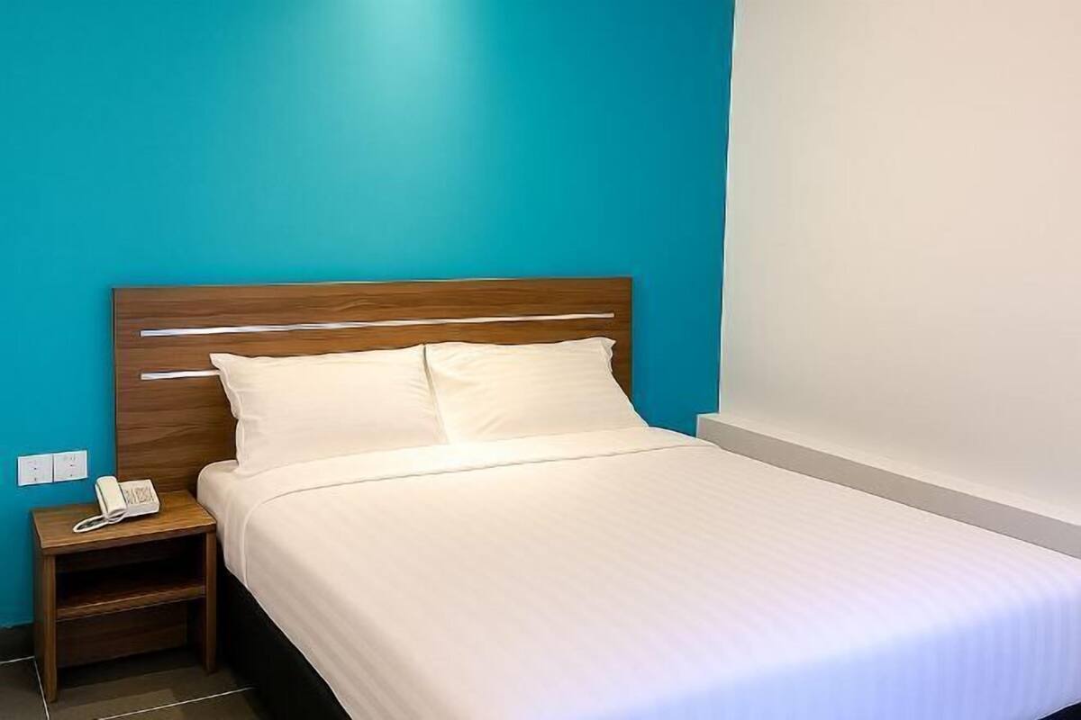 1 bedroom, desk, soundproofing, iron/ironing board