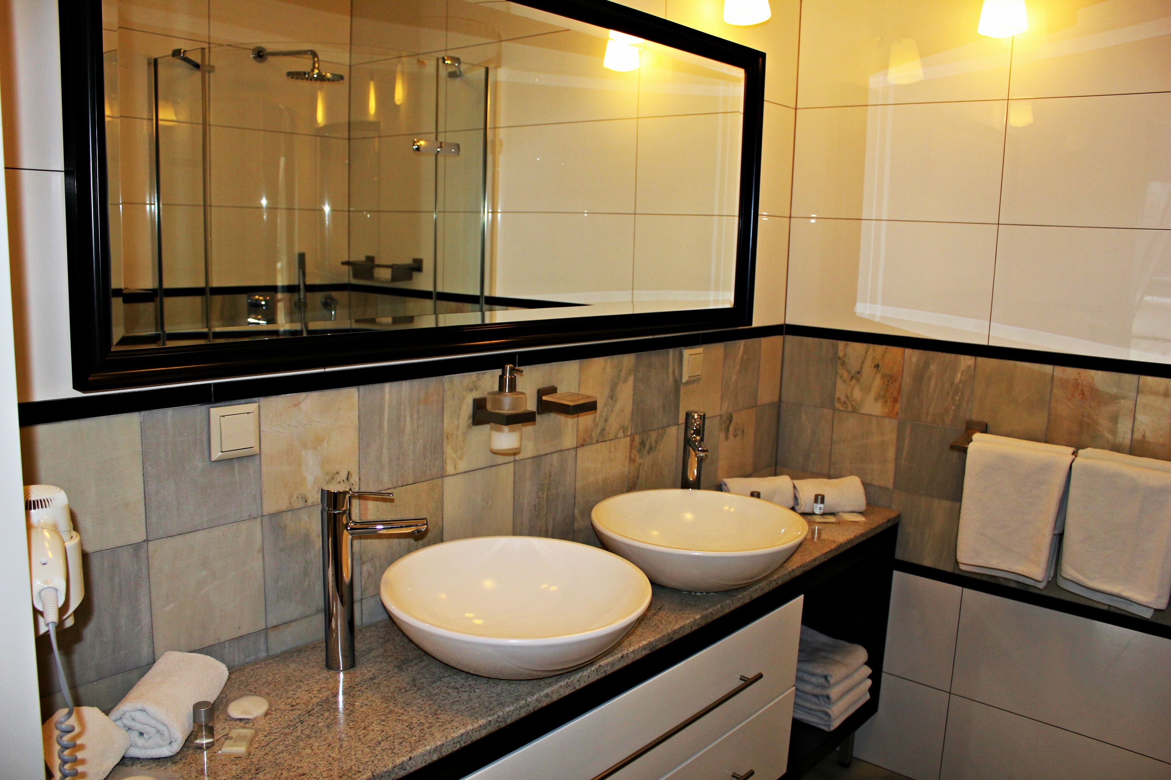 executive suite, 2 bedrooms, terrace | bathroom sink