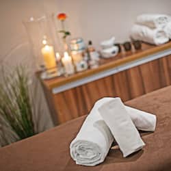 Phòng trị liệu đôi, trị liệu toàn thân, tẩy tế bào chết