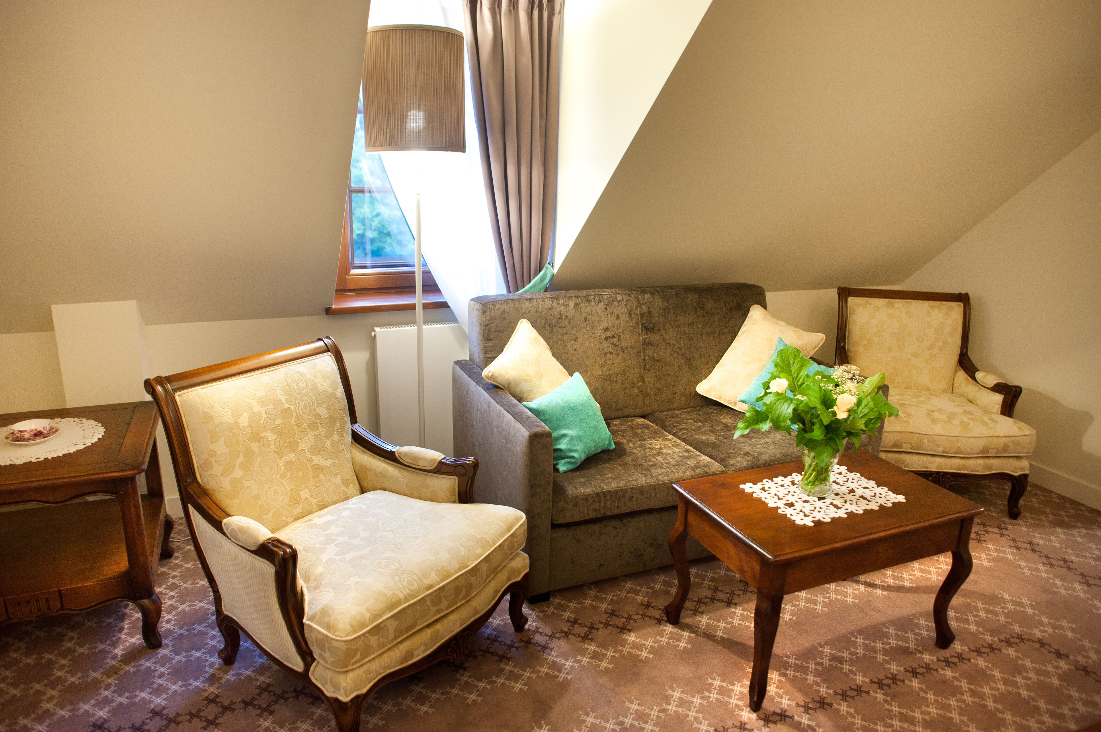 apartment, 2 bedrooms | living area | 32-inch lcd tv with satellite channels, tv