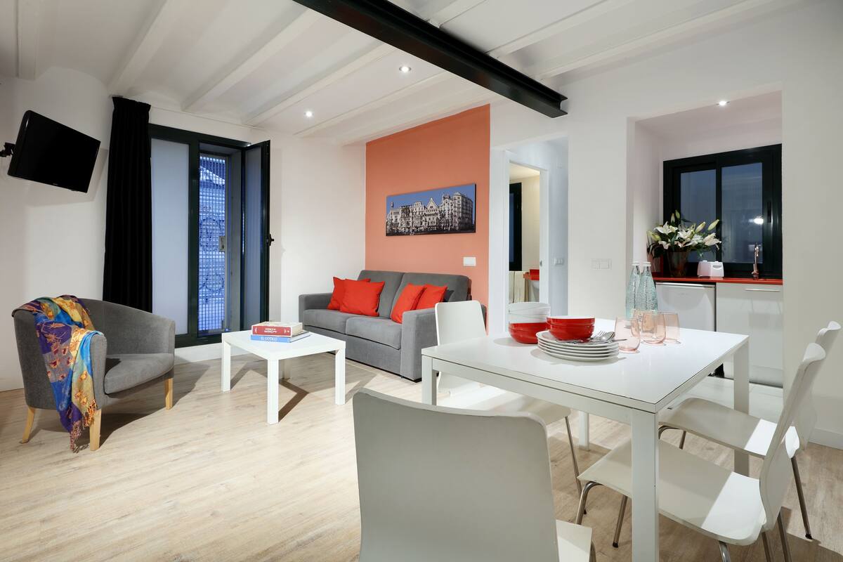 Basic Apartment | Living room