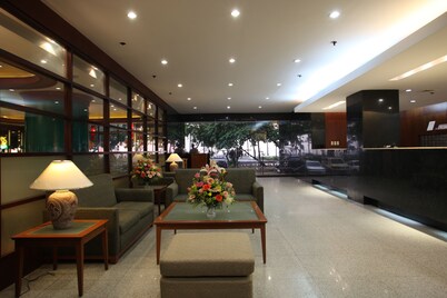 Sunny Bay Suites
