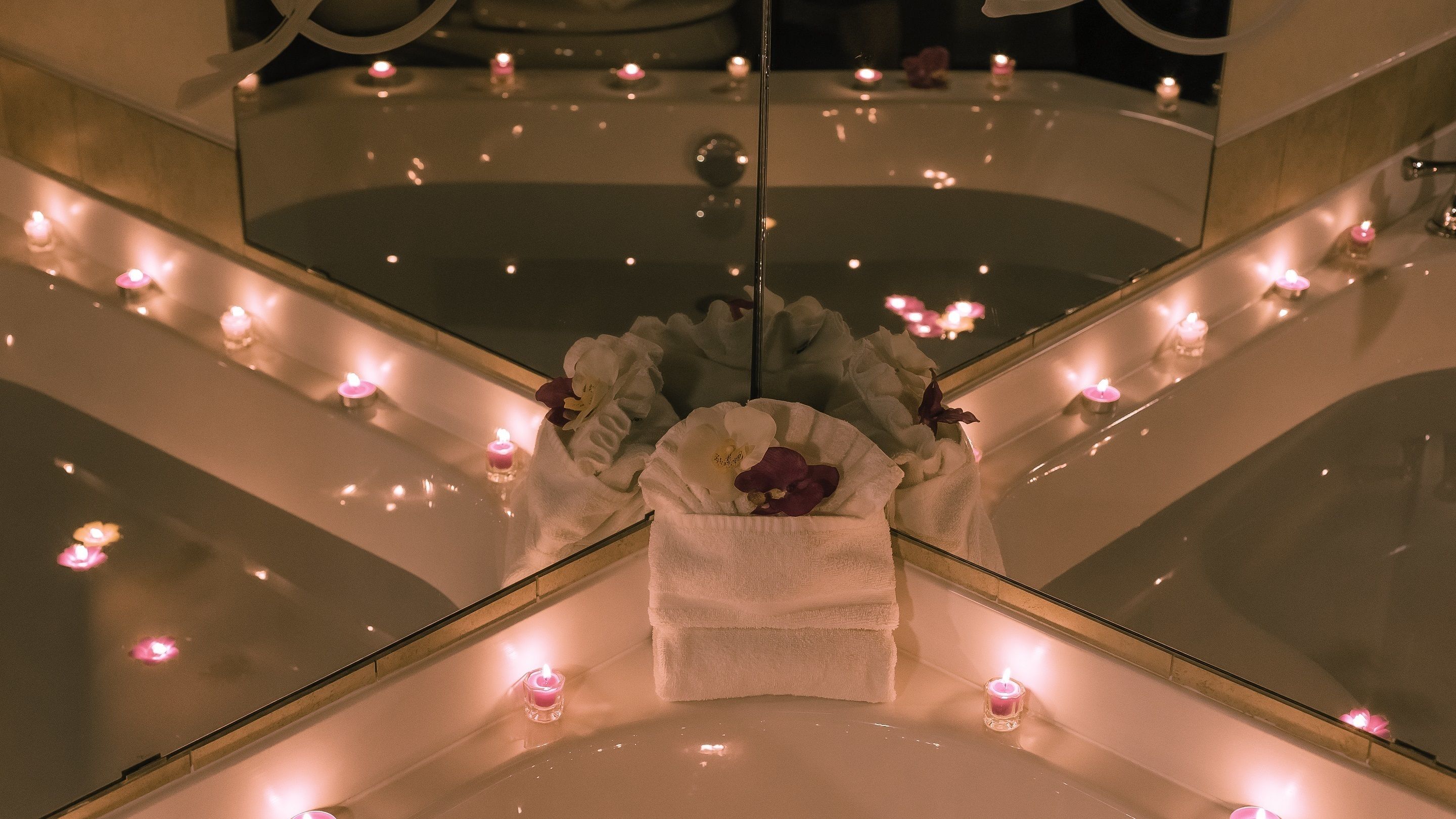 suite, 2nd floor, 1 king bed with jetted tub | jetted bathtub