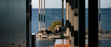 LCD TV, iPod dock, books, heated floors