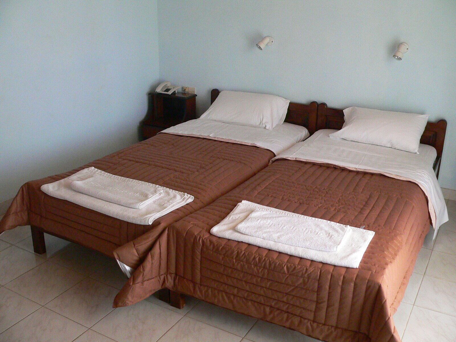 ملاءات من القطن المصري وأغطية فراش متميزة وأسرّة بطبقة علوية مريحة