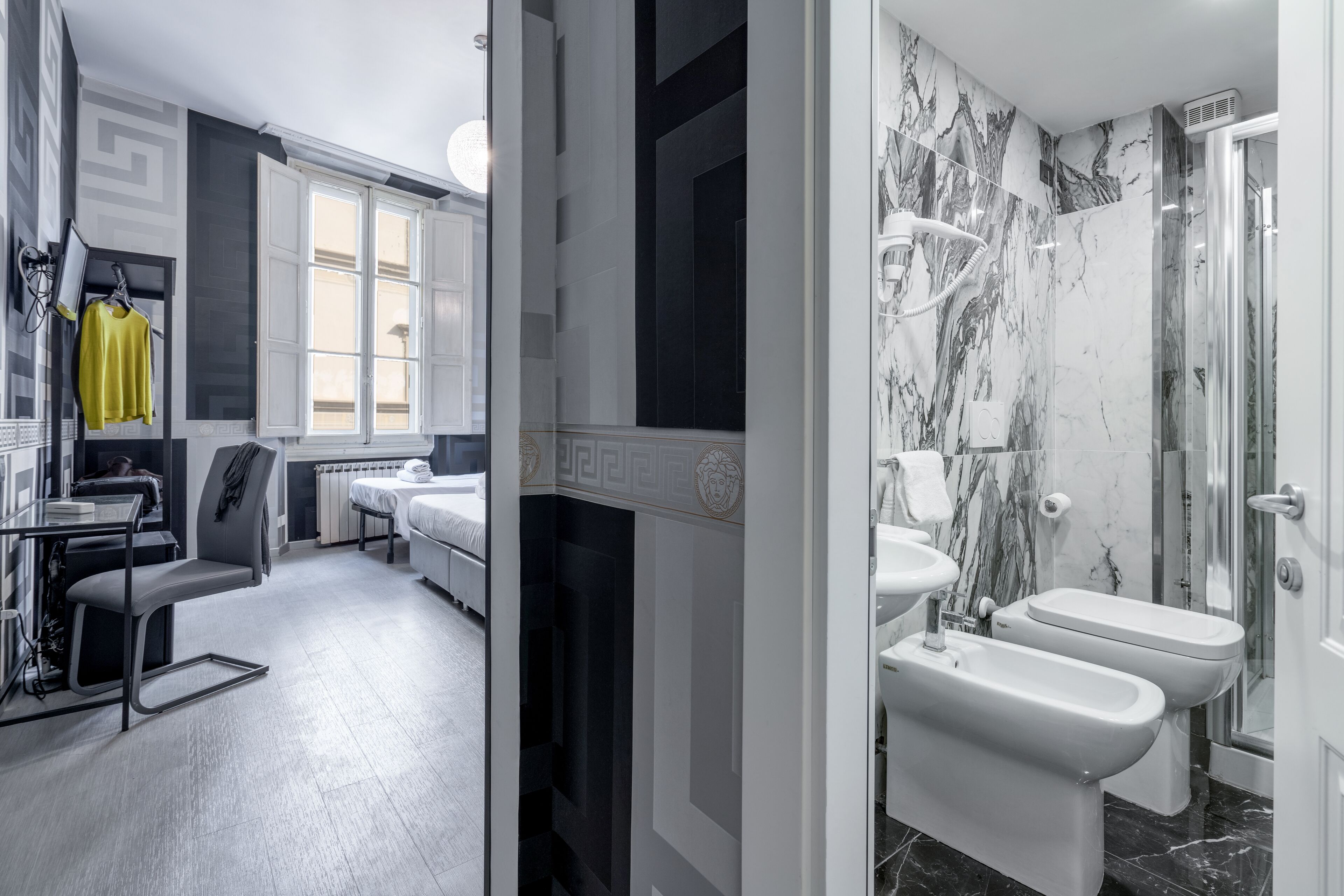 Habitación cuádruple clásica | Edredón, escritorio, wifi y ropa de cama 