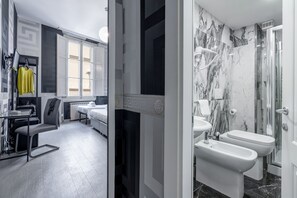 Couette en duvet d'oie, bureau, Wi-Fi, draps fournis