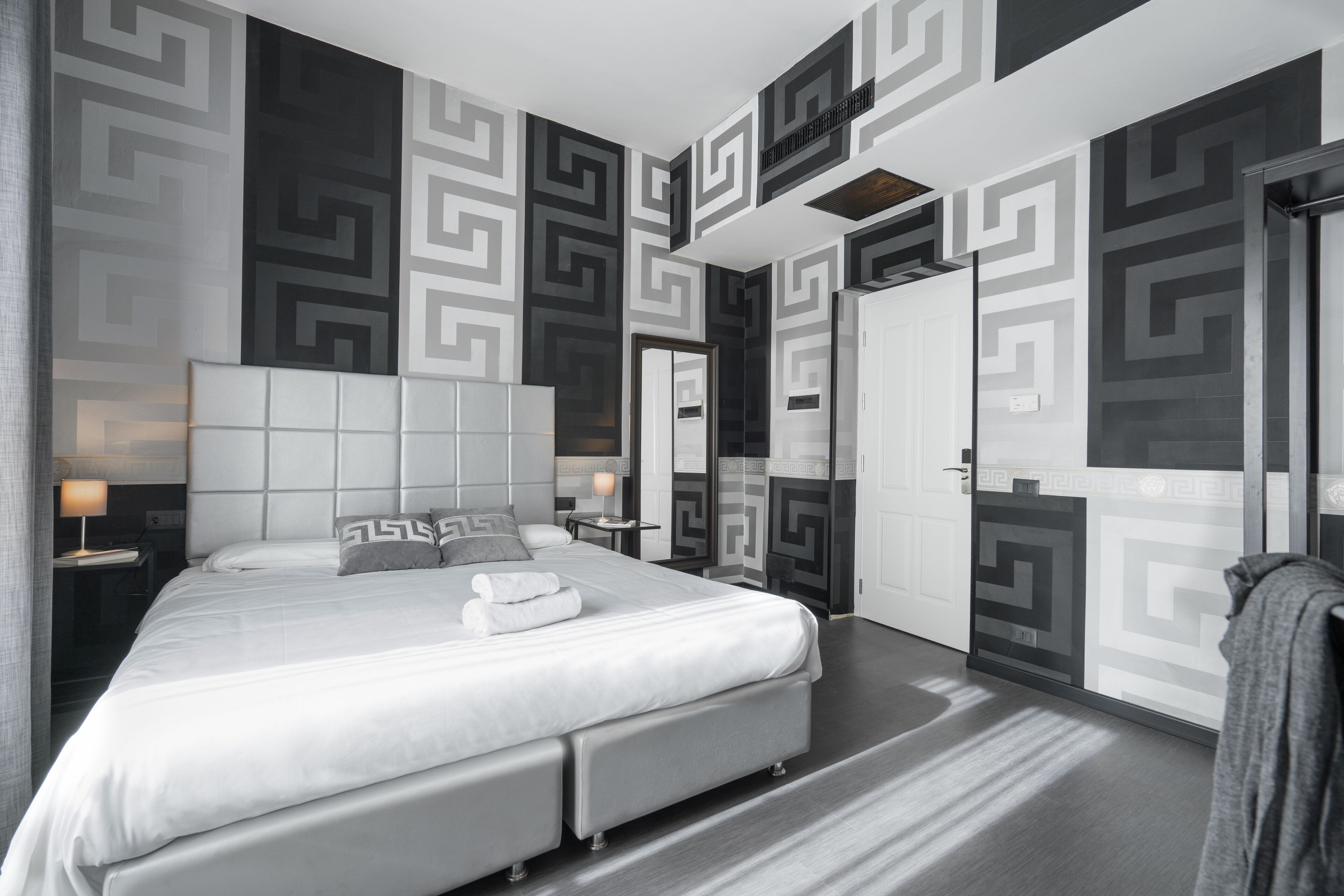 Habitación individual clásica | Edredón, escritorio, wifi y ropa de cama 