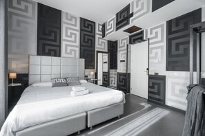 Couette en duvet d'oie, bureau, Wi-Fi, draps fournis