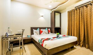 Habitación Deluxe | Sábanas de algodón egipcio, ropa de cama de alta calidad y escritorio 