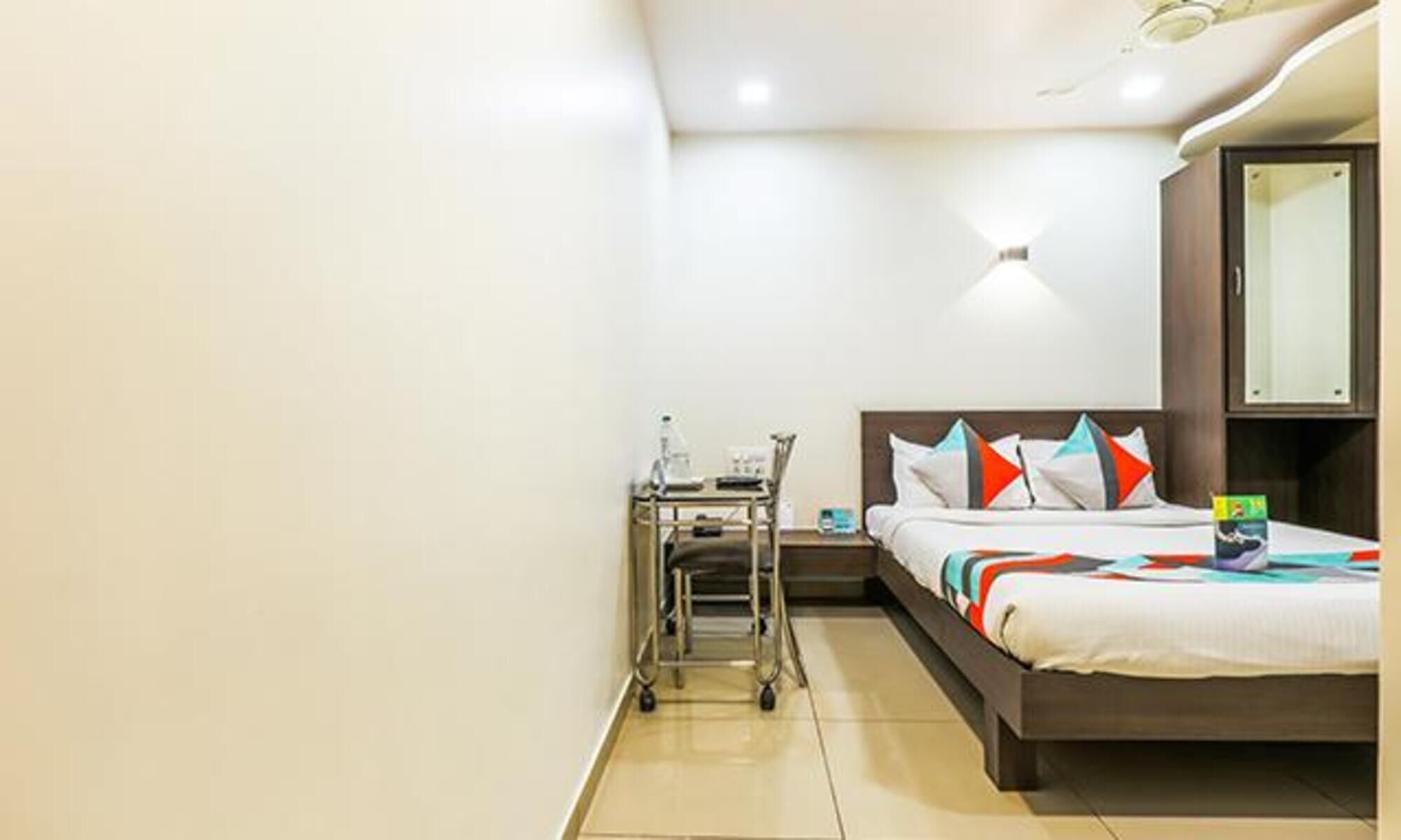 Foto - FabHotel Adore Inn