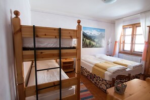 Triple Room | In-room safe, free cribs/infant beds, free WiFi - Camino (Livigno)