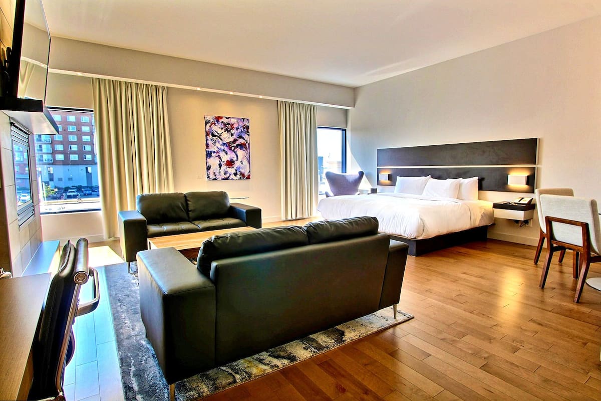 Presidential Suite, 1 King Bed | 1 bedroom, premium bedding, desk, blackout curtains