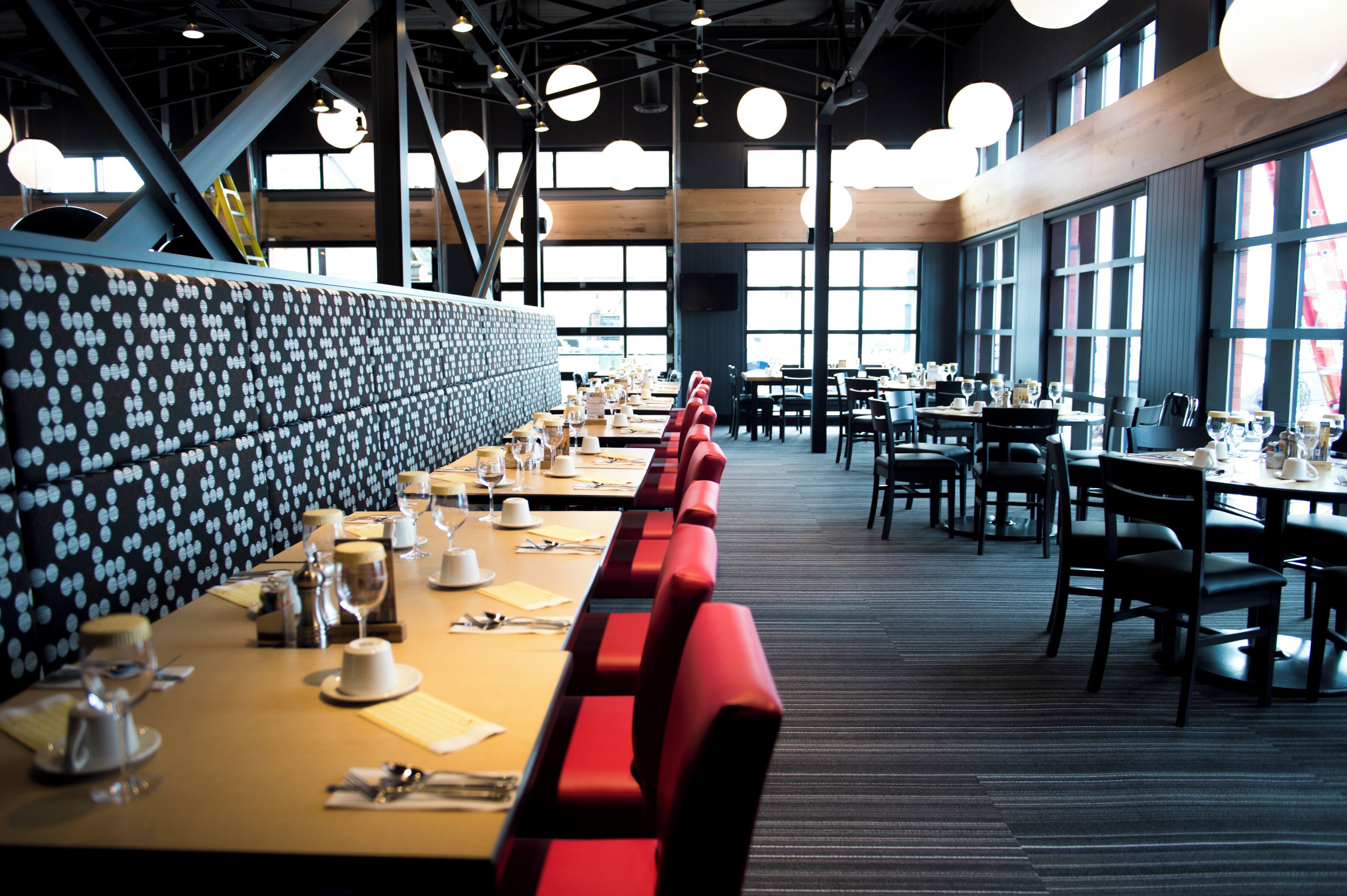 Breakfast, lunch, dinner served; Italian cuisine 