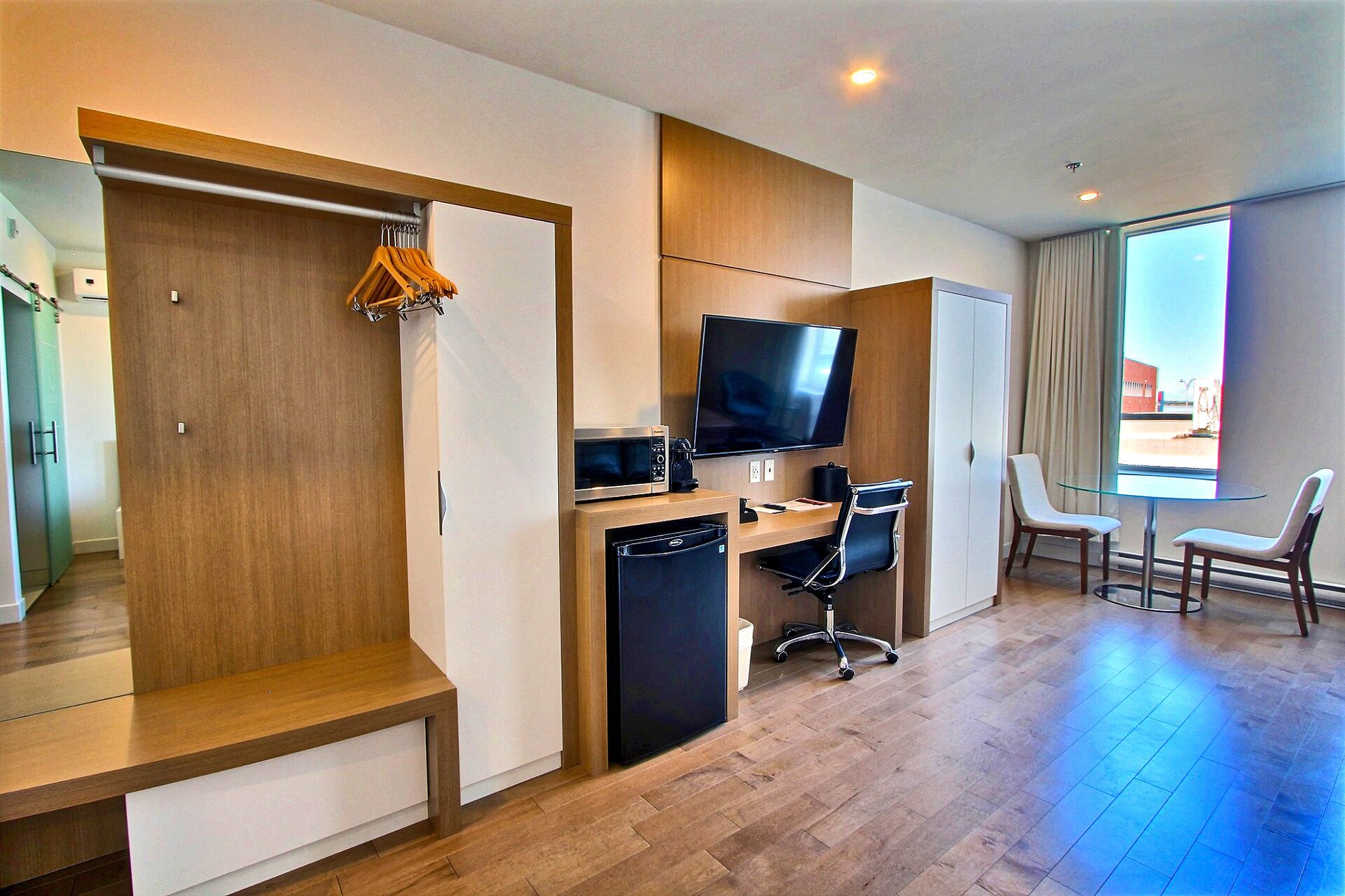 1 bedroom, premium bedding, desk, blackout curtains