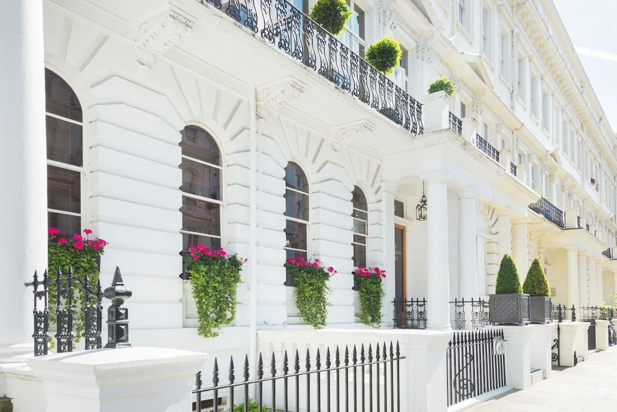 Romantic Hotels in England: The Portobello Hotel | hotels.com