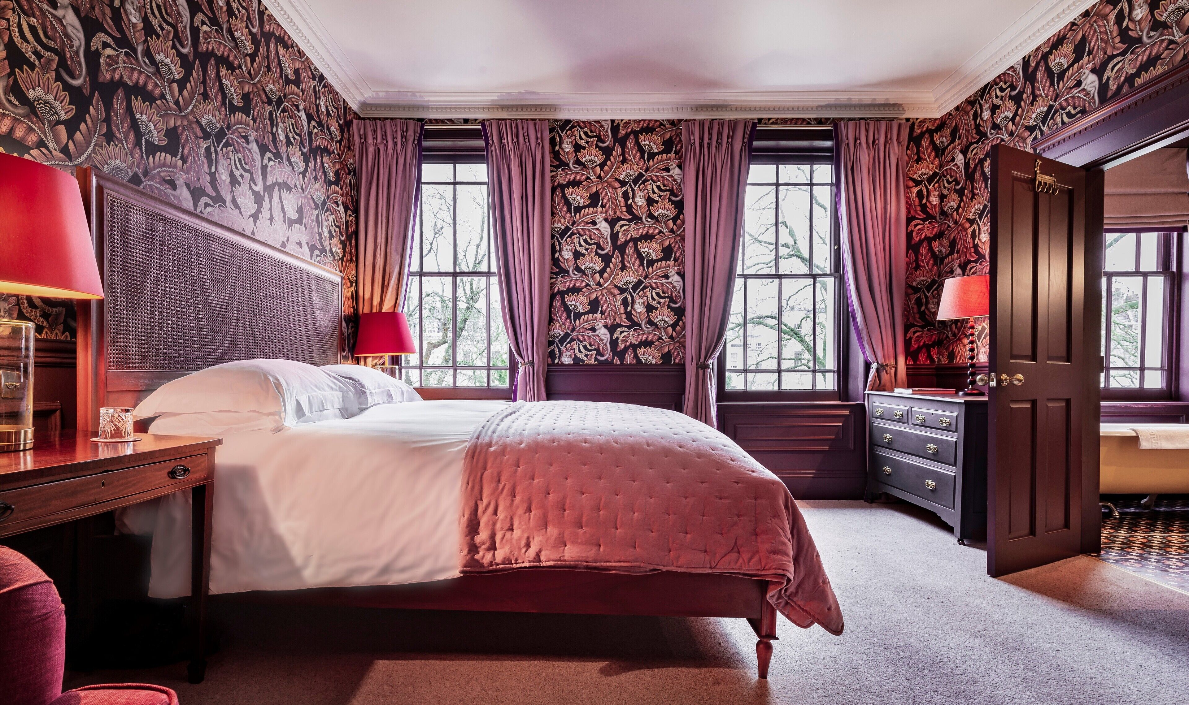 marvellous room (garden view) | living area