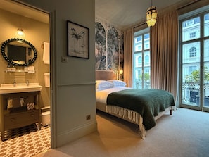 Great Room | Premium bedding, minibar, in-room safe, individually decorated - The Portobello Hotel (London)