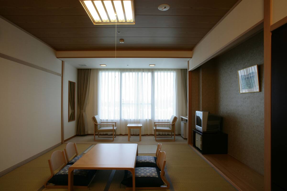 Chambre Tradition, non-fumeurs (10 Tatami Mats, Shared Bath)