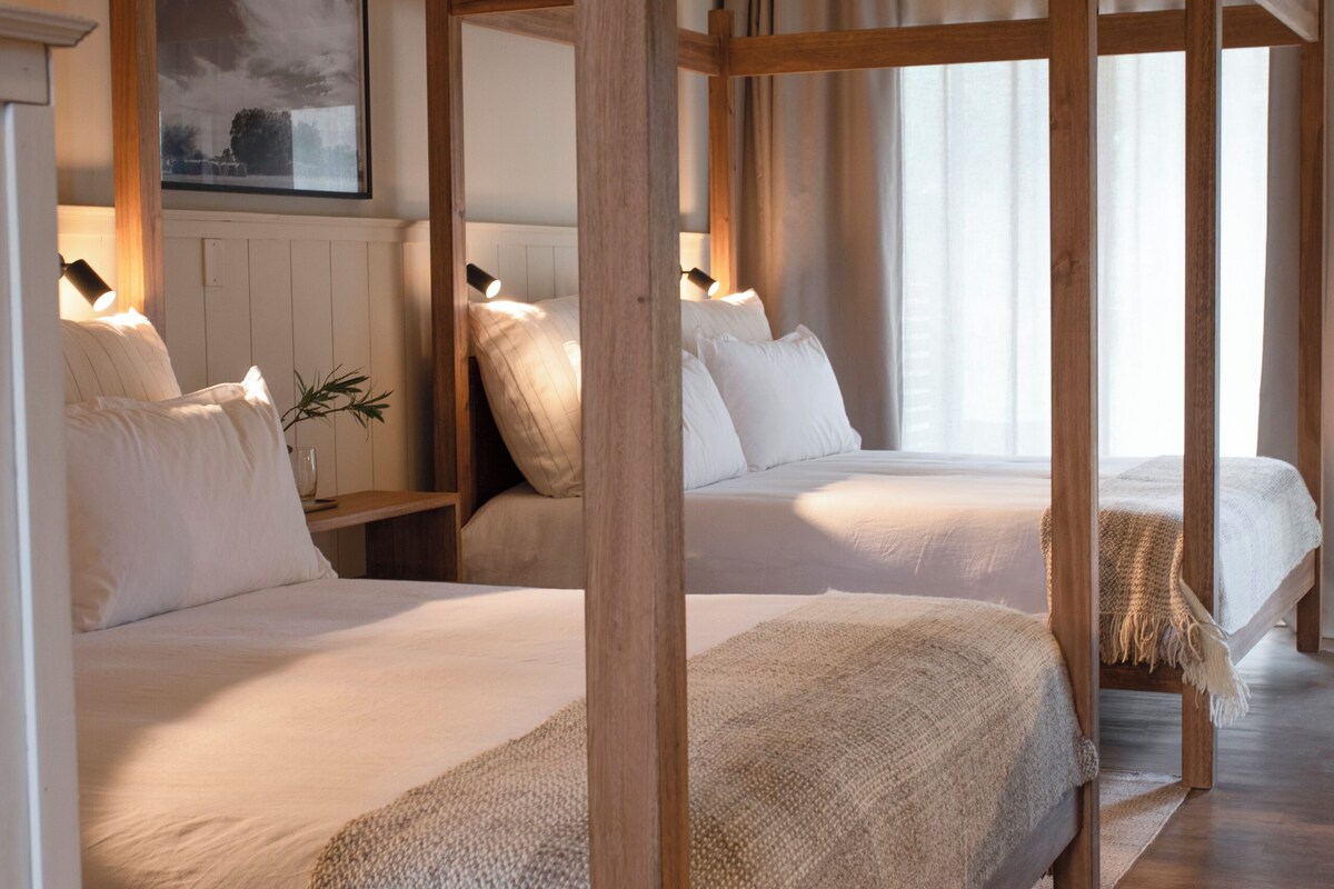 Minibar, in-room safe, iron/ironing board, free cots/infant beds