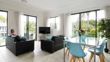 Apartment, 2 Bedrooms | 1 bedroom, premium bedding, pillowtop beds, blackout drapes