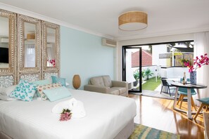 Studio (Roof Top) | Premium bedding, pillowtop beds, blackout drapes, iron/ironing board - Terrigal Pacific Coastal Retreat (Terrigal)