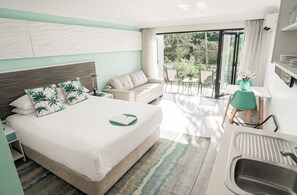 스튜디오 | 고급 침구, 필로우탑 침대, 암막 커튼, 다리미/다리미판