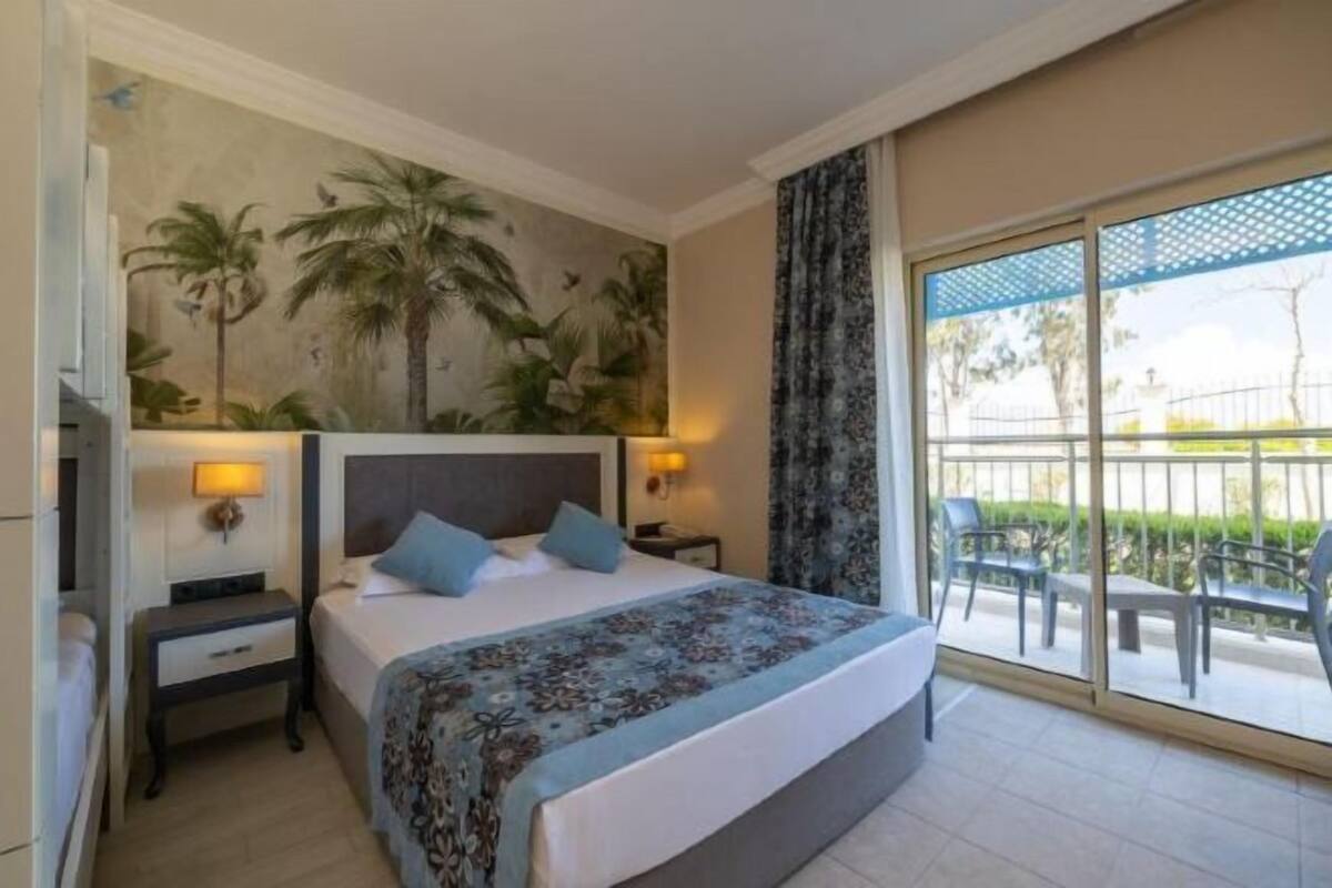 Ropa de cama de alta calidad y minibar con artículos gratuitos