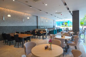 5 restauranter, middag serveres, tyrkiske retter