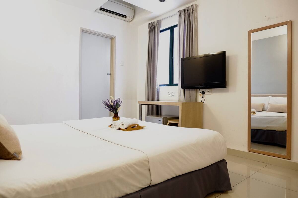 Free WiFi, bed sheets