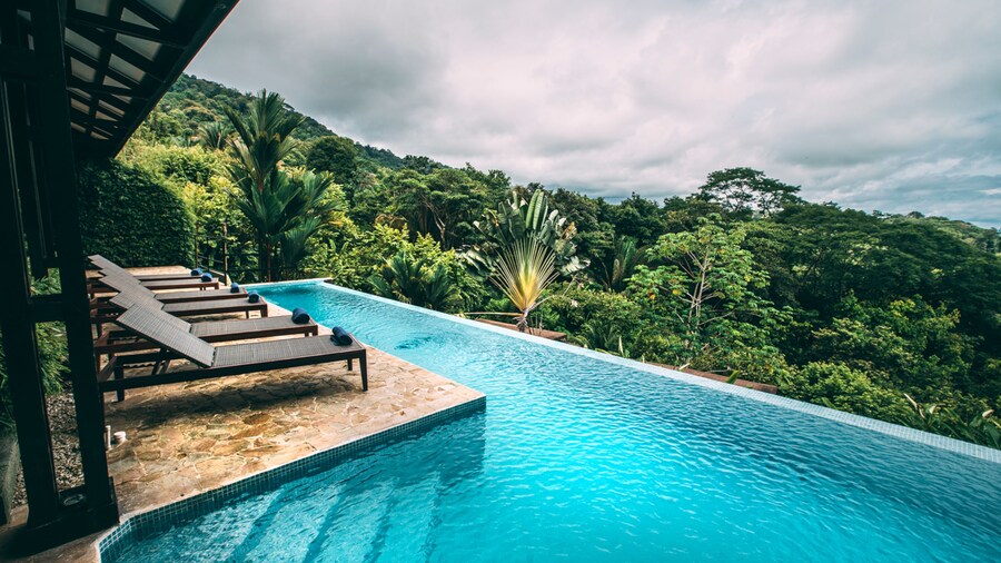 Tiki Villas Rainforest Lodge & Spa