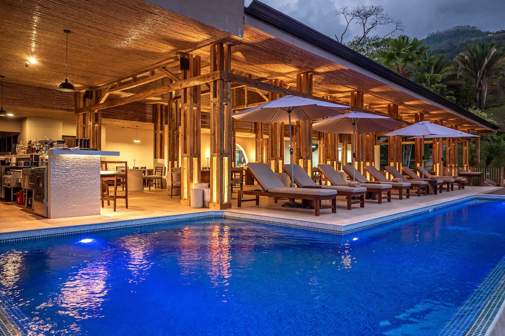 Tiki Villas Rainforest Lodge & Spa